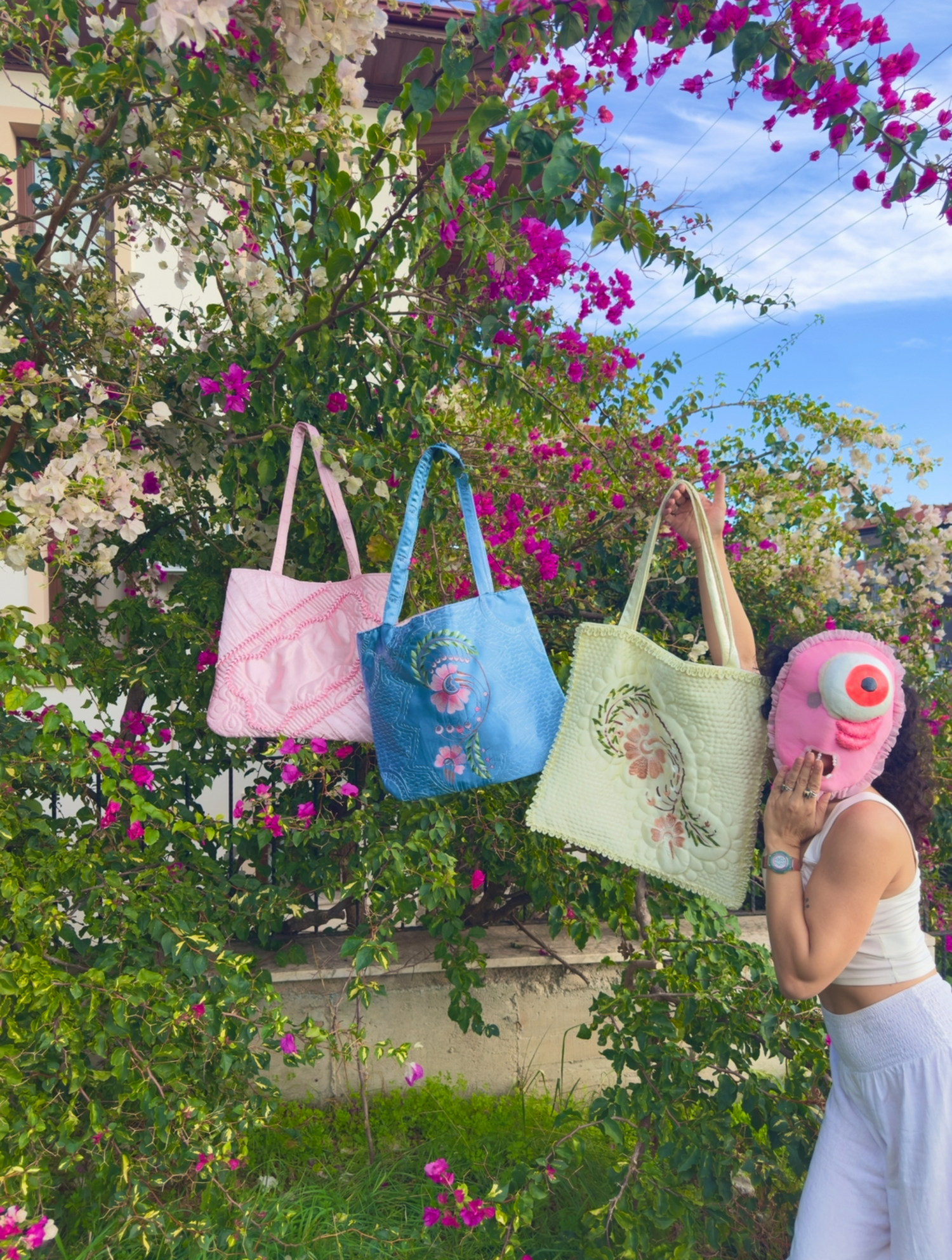 Butterfly Fly Away Tote- Cream Floral